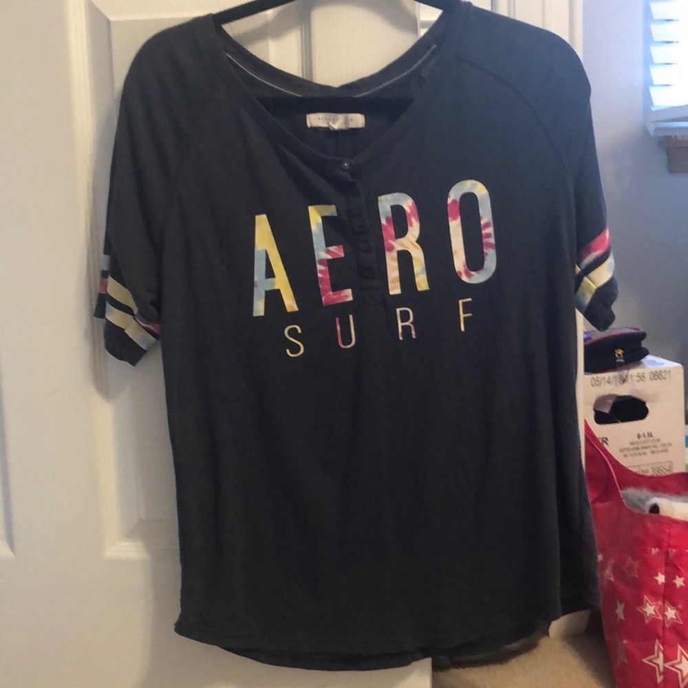 aero surf dark grey and tie dye t shirt